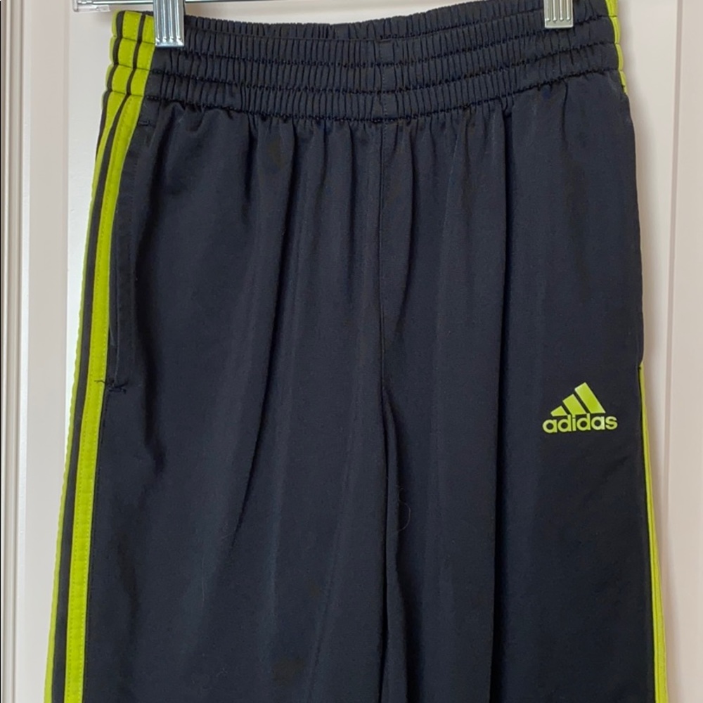 Adidas Boys L Black Sweatpants Yellow trim EUC